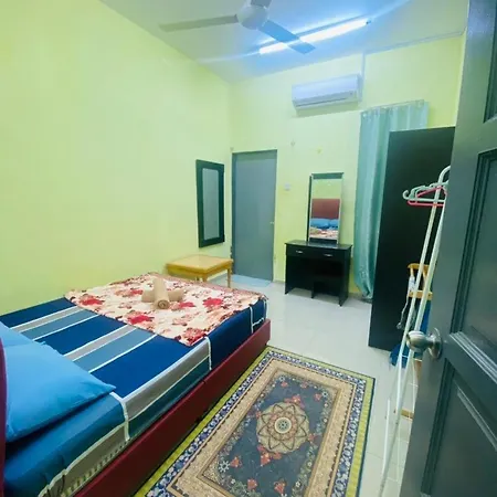 Homestay Zalida C Musleem Alor Gajah Exterior photo